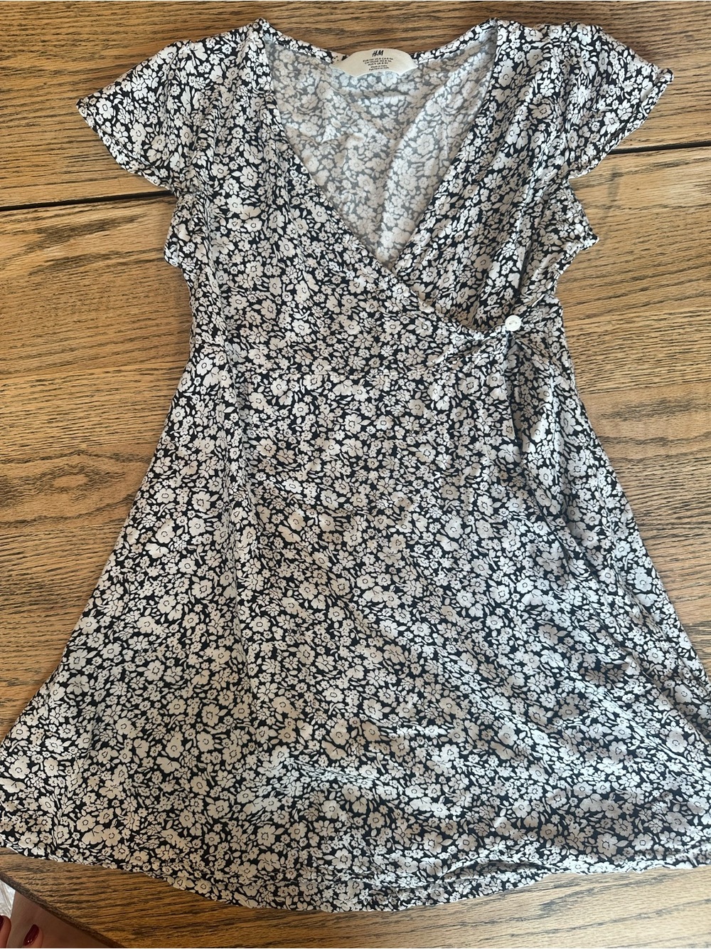 H&M girls Black & White Floral Wrap Dress